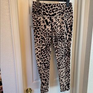 Leopard Print High-Waist Leggings - Black on Tan